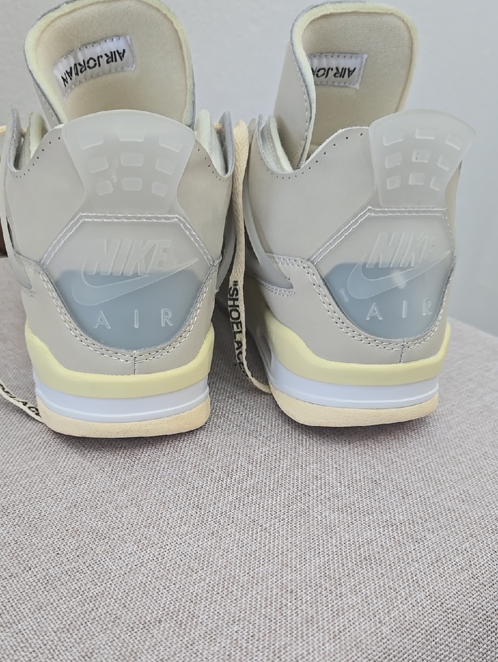 Nike Air Jordan 4 SP Off-White Mid Sail. I cannot determine its authenticity. - Picture 6 of 10